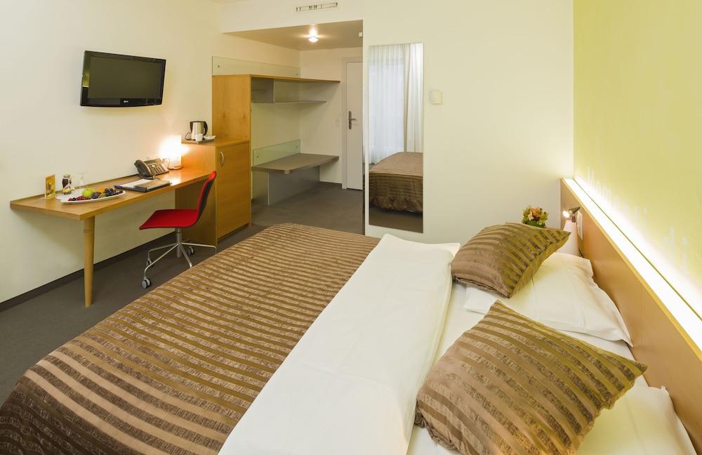 Sommerau-Ticino Swiss Quality Hotel Dietikon Exteriör bild