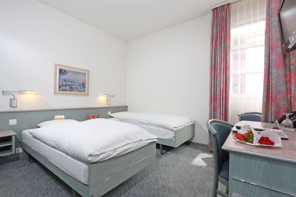 Sommerau-Ticino Swiss Quality Hotel Dietikon Rum bild