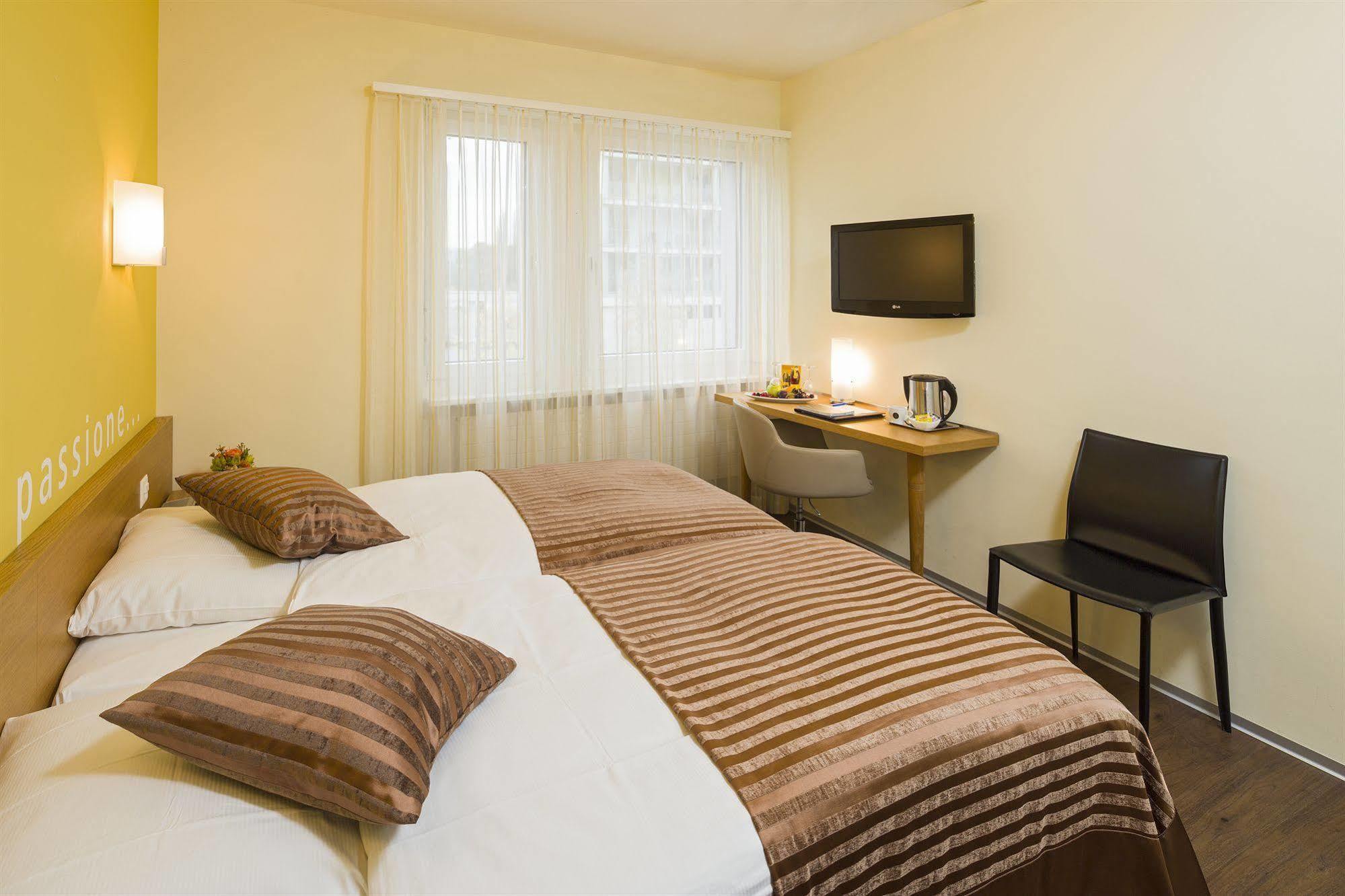 Sommerau-Ticino Swiss Quality Hotel Dietikon Exteriör bild